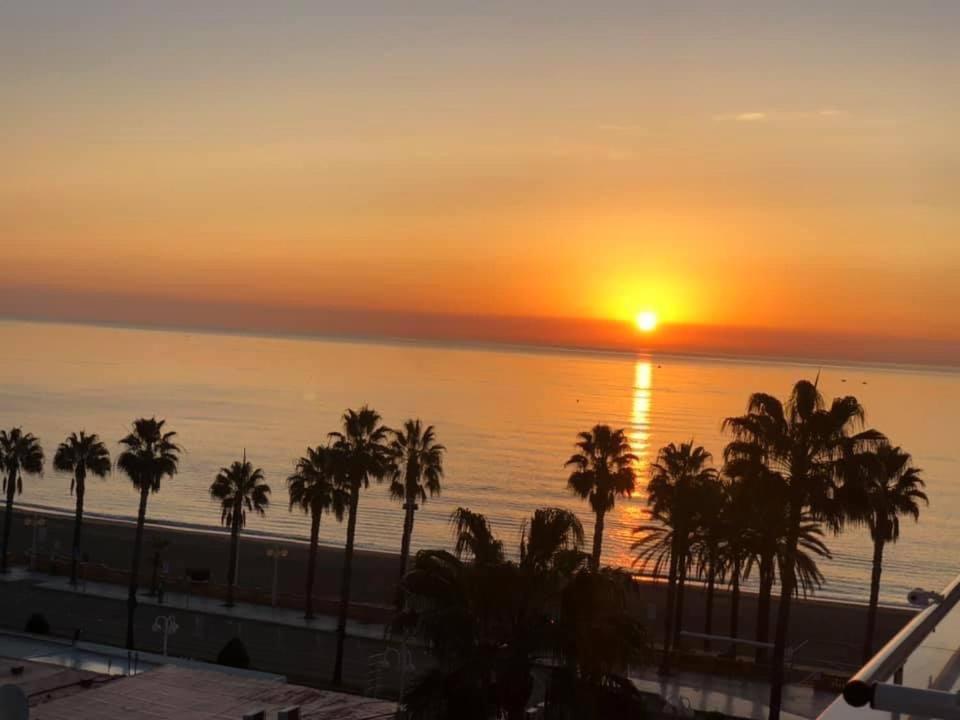 Luxury Beachfront Apartment In Benalmadena Costa Экстерьер фото